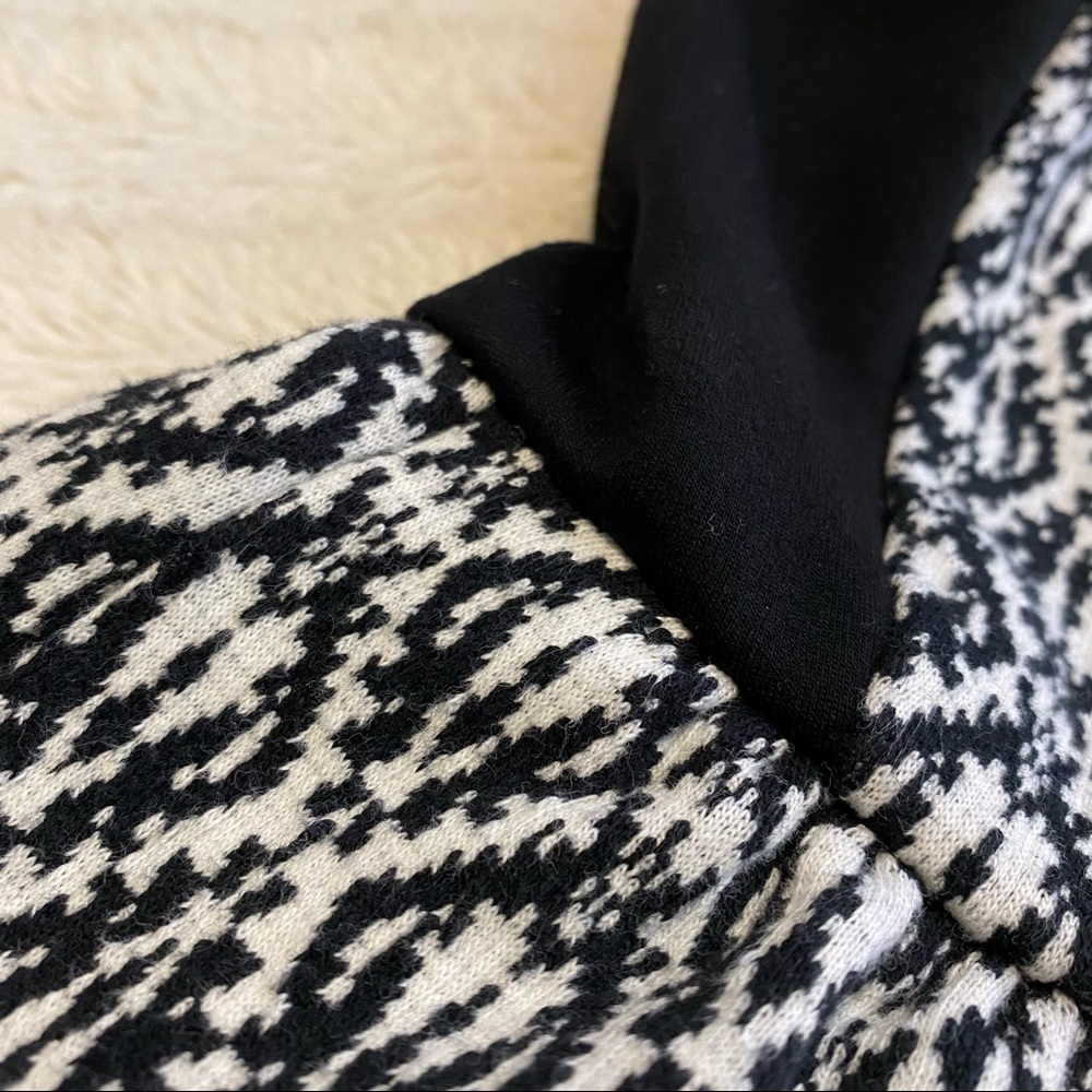 Madewell Black and White Textured Fit-and-Flare Dress - Picture 8 of 11
